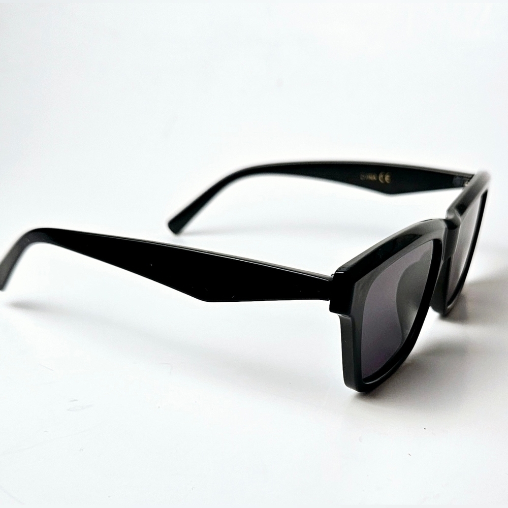 Giselle Black Rectangular Sunglasses Sleek Minimalist Frame - Picture 2 of 10